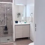 Récent Avec Terrasse Airbus Aéroport Appartamento