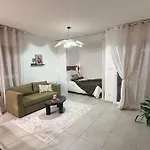 Appartamento Récent Avec Terrasse Airbus Aéroport