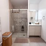 Appartamento Récent Avec Terrasse Airbus Aéroport