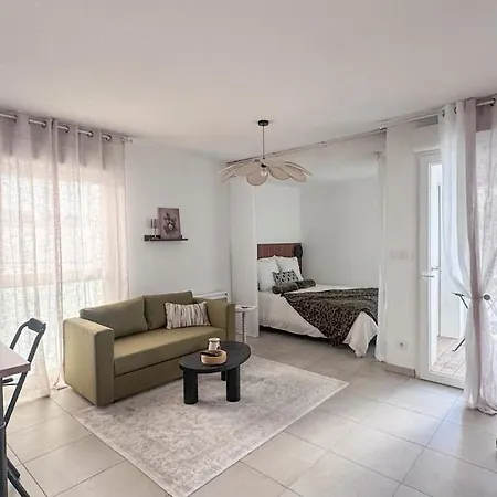 Recent Avec Terrasse Airbus Aeroport コロミエ