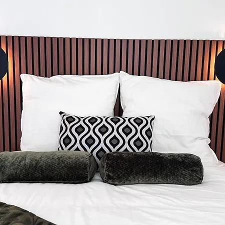 アパート Recent Avec Terrasse Airbus Aeroport コロミエ