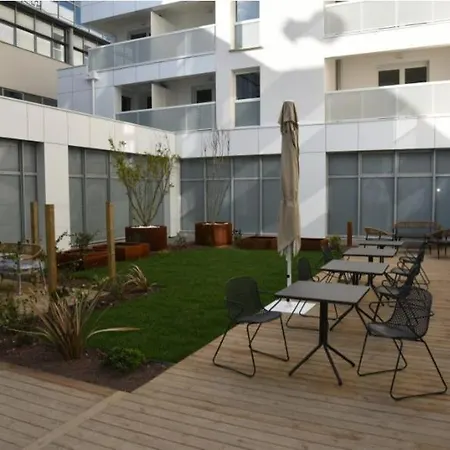 Recent Avec Terrasse Clim Airbus Aeroport コロミエ
